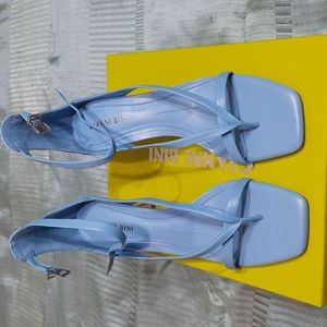 Gianni Bini Blue heels